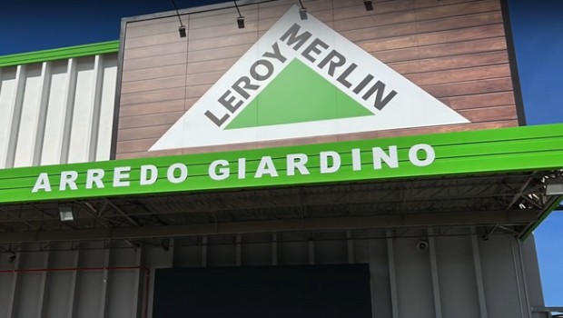 The new Leroy Merlin Garden store in Elmas has a sales area of 2 000 m² inside and 1 000 m² outside.